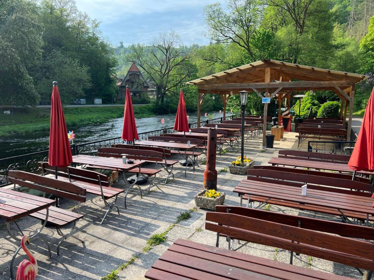 טאלה Pension Sternschnuppe, Treseburg Harz, Unmittelbar Am Wasser מראה חיצוני תמונה
