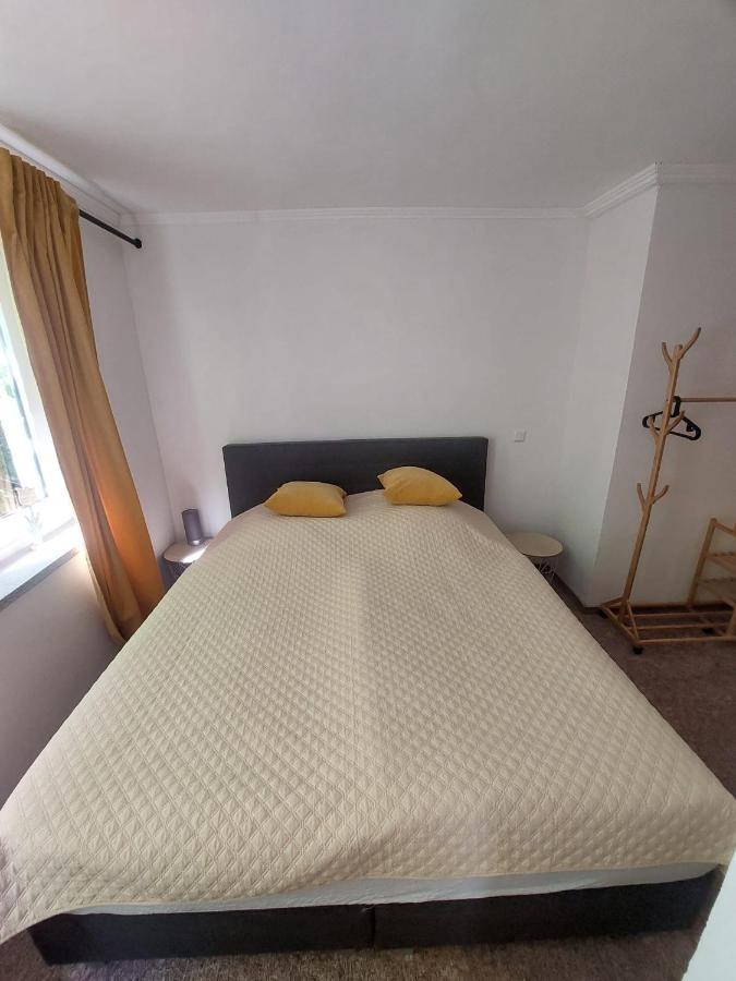 טאלה Pension Sternschnuppe, Treseburg Harz, Unmittelbar Am Wasser מראה חיצוני תמונה