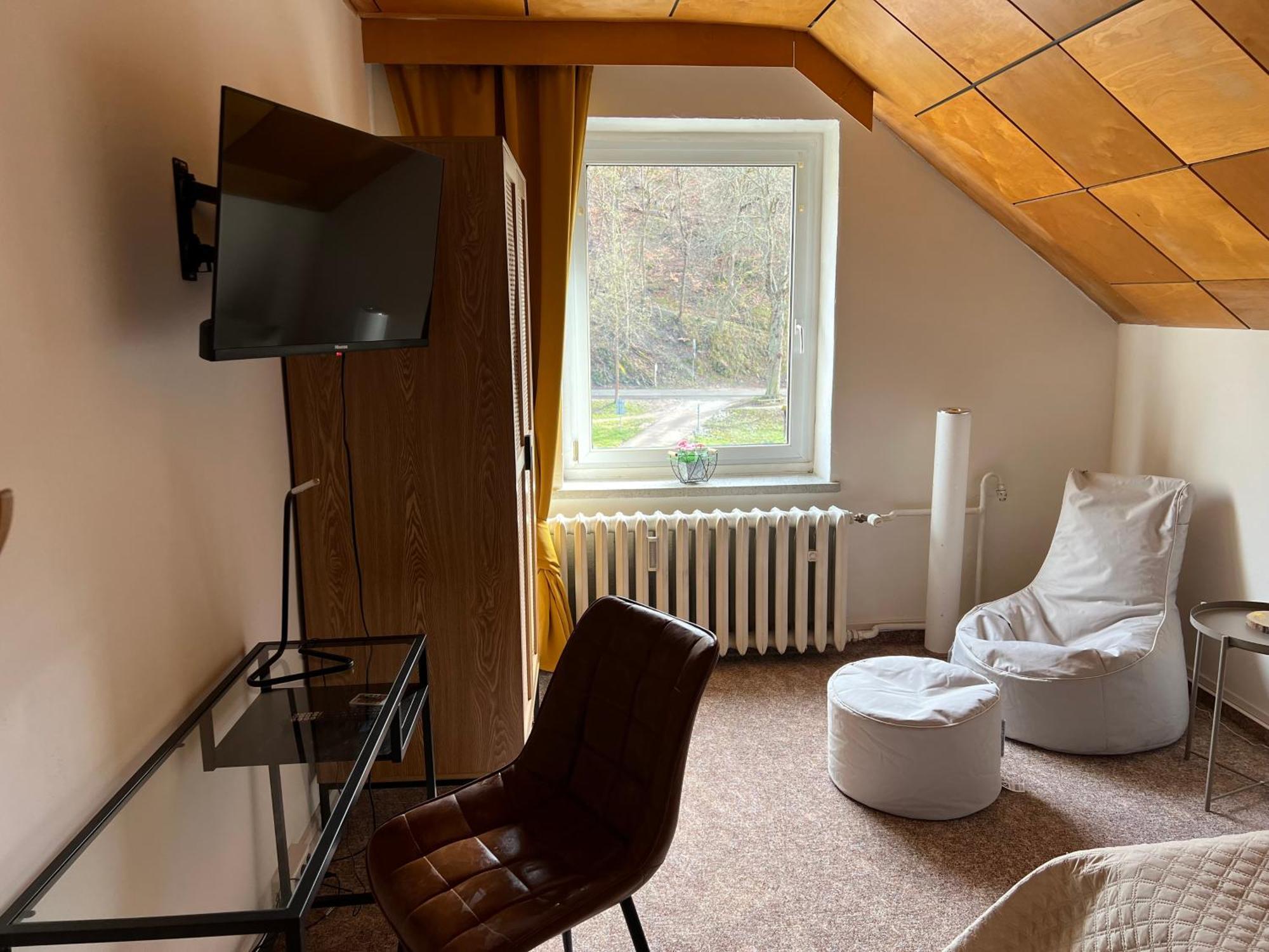 טאלה Pension Sternschnuppe, Treseburg Harz, Unmittelbar Am Wasser מראה חיצוני תמונה
