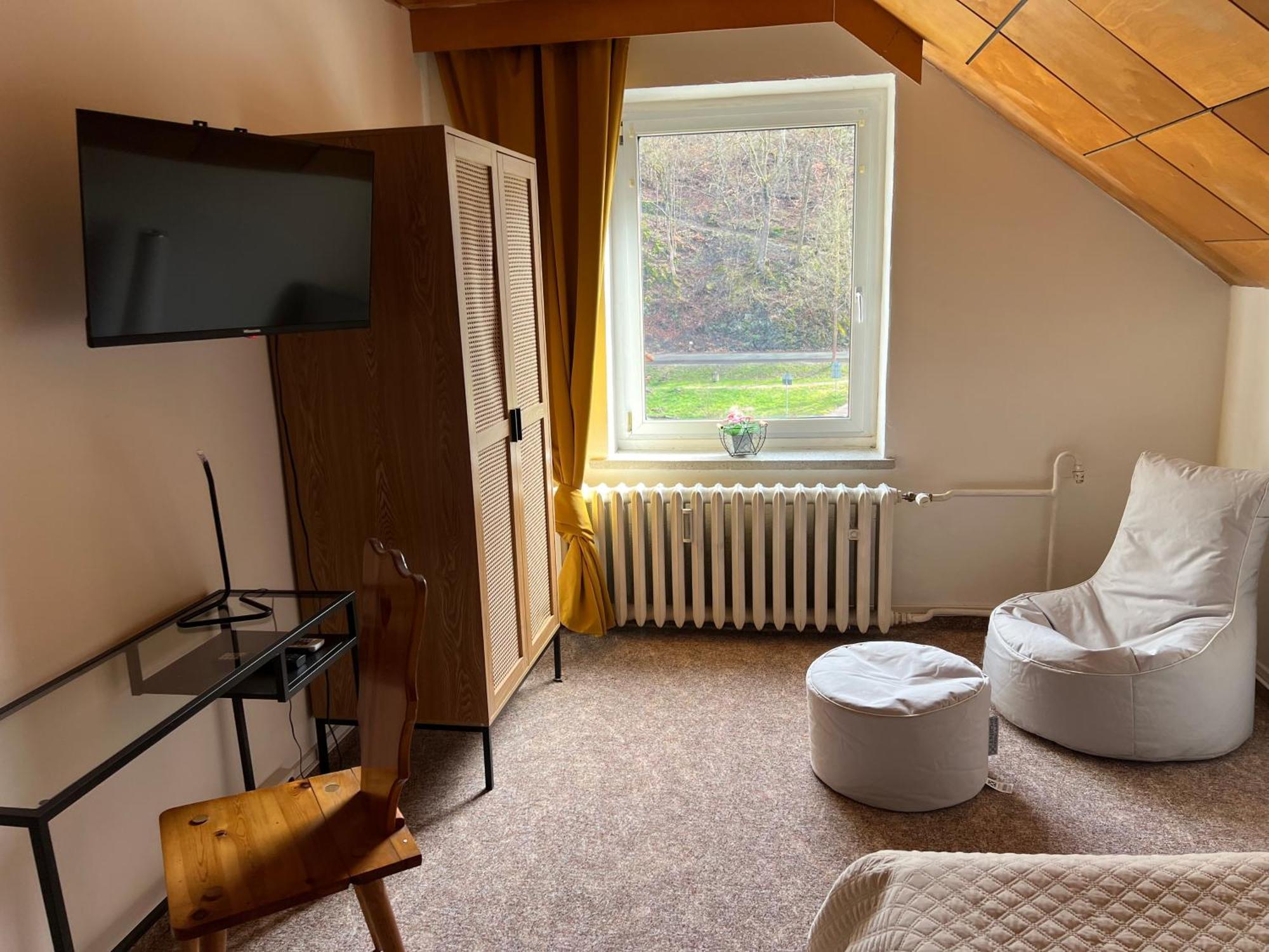 טאלה Pension Sternschnuppe, Treseburg Harz, Unmittelbar Am Wasser מראה חיצוני תמונה