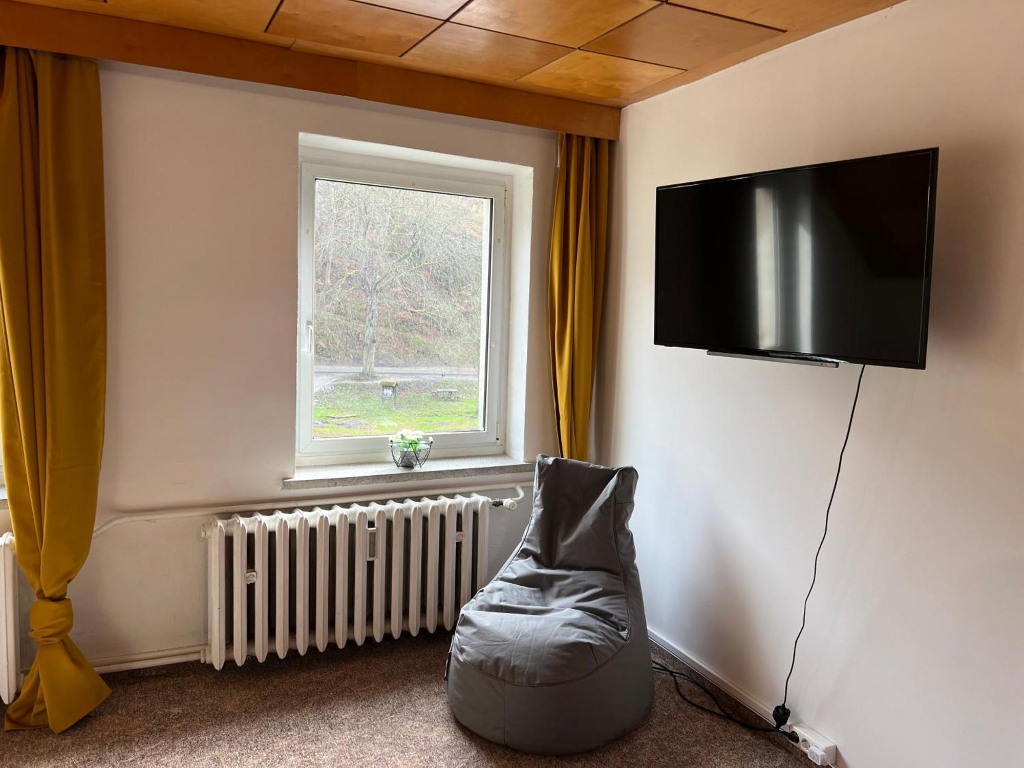טאלה Pension Sternschnuppe, Treseburg Harz, Unmittelbar Am Wasser מראה חיצוני תמונה